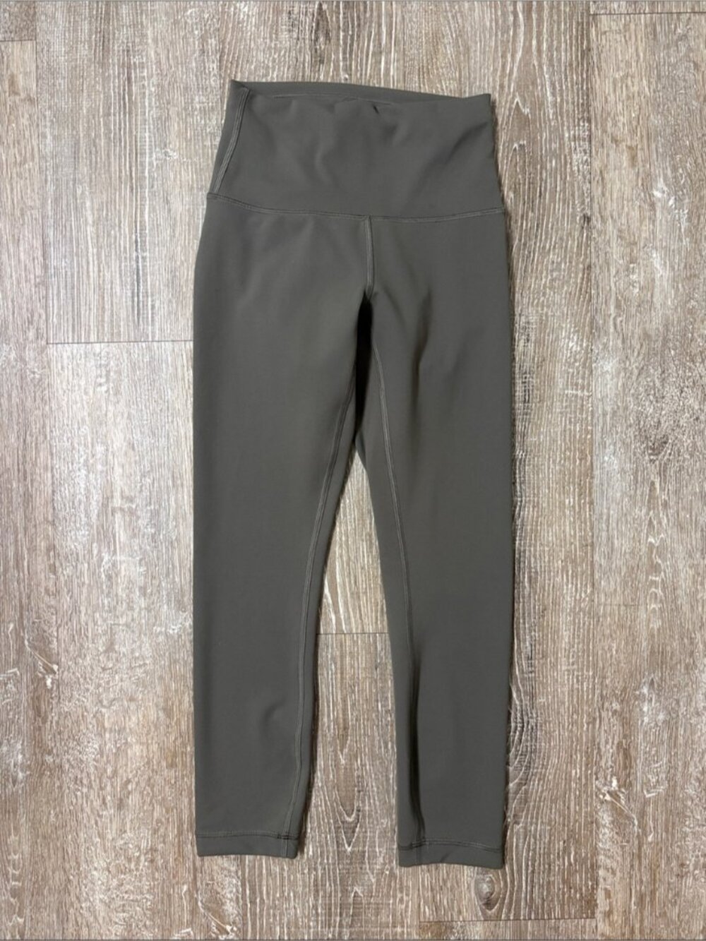 Lululemon Wunder Train High-Rise Crop 23"